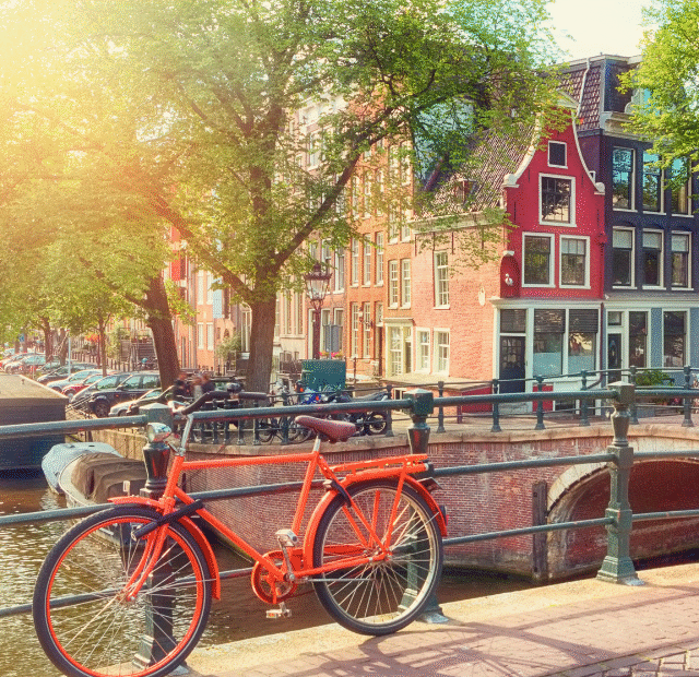 Como Aproveitar Amsterdam em Apenas 24 Horas Guia do Mundo viagens viajar roteiros Capa Web Stories