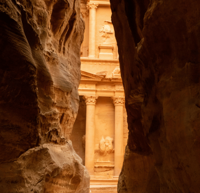 Como caminhar pelo Siq até o Tesouro de Petra Guia do Mundo viagens viajar roteiros Capa Web Stories