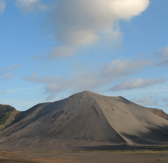 Como chegar perto no Vulcão Yasur Guia do Mundo viagens viajar roteiros Capa Web Stories