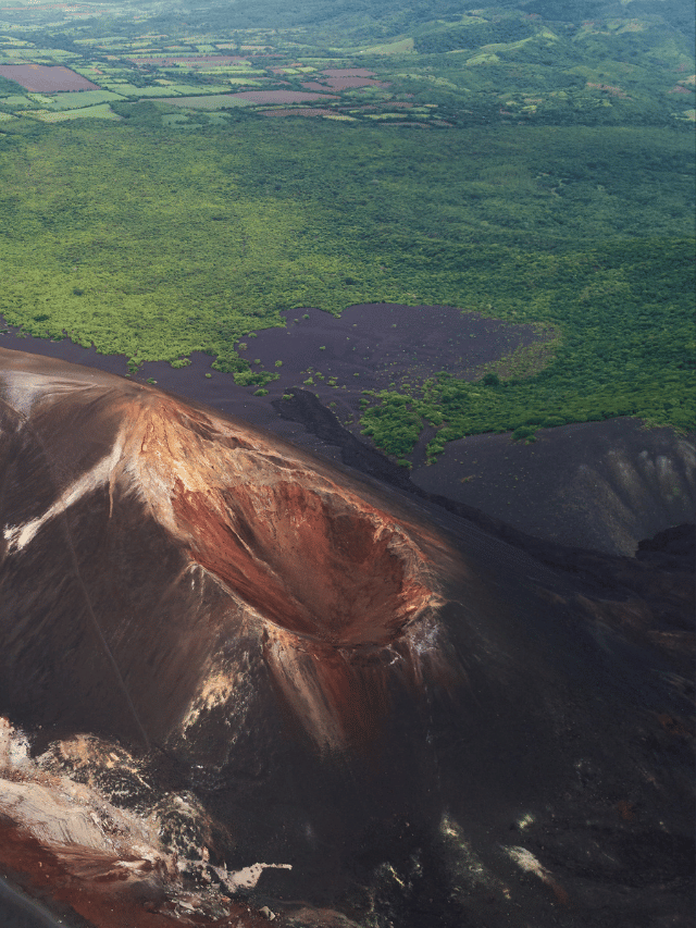 Como deslizar no Vulcão Cerro Negro a 80km/h?