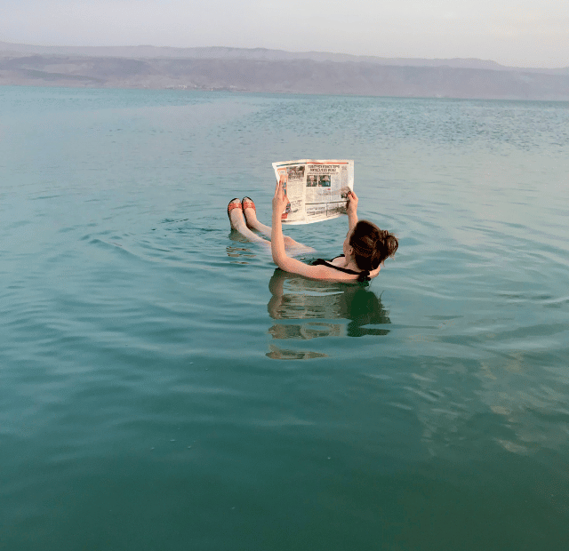 Como flutuar no Mar Morto sem afundar Guia do Mundo viagens viajar roteiros Capa Web Stories