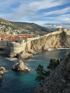 Como posso visitar as muralhas de Dubrovnik Guia do Mundo viagens viajar roteiros Capa Web Stories