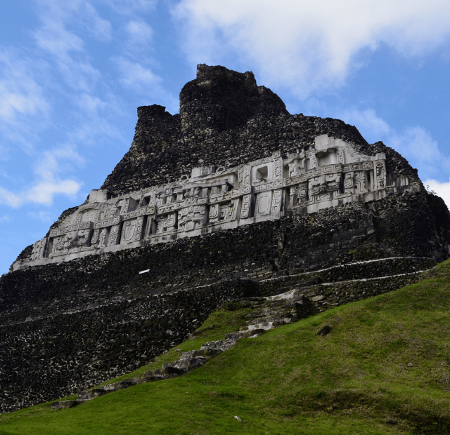 Como subir em El Castillo em Xunantunich Guia do Mundo viagens viajar roteiros Capa Web Stories