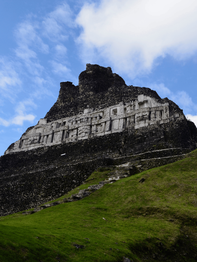 Como subir em El Castillo em Xunantunich?