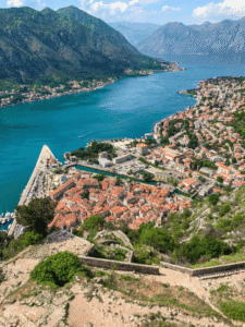 Como visitar Montenegro (Bálcãs) gastando pouco Guia do Mundo viagens viajar roteiros Capa Web Stories