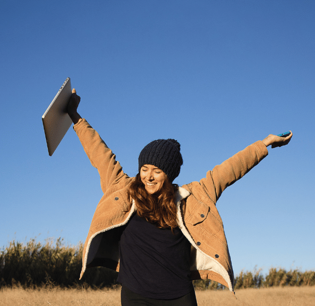 O que é preciso para ser nômade digital Guia do Mundo viagens viajar roteiros Capa Web Stories