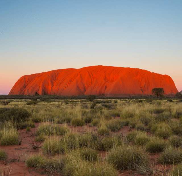 O que fazer em Uluru, Austrália Guia do Mundo viagens viajar roteiros Capa Web Stories