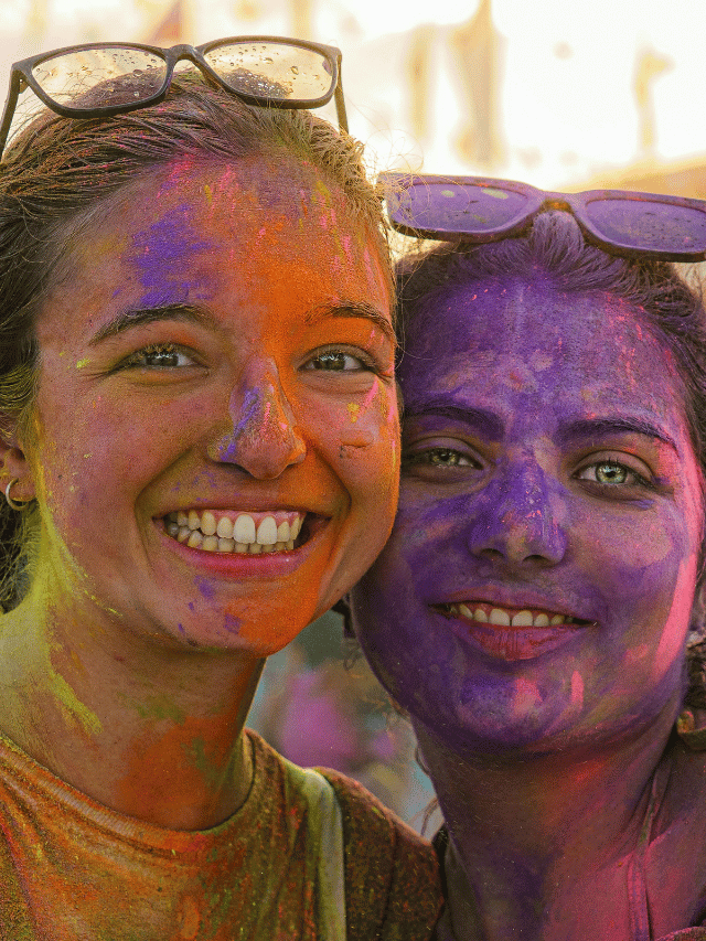 Quais são as dicas para celebrar o Holi com segurança?