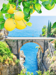 Qual a melhor forma de se deslocar na Costa Amalfitana Guia do Mundo viagens viajar roteiros Capa Web Stories