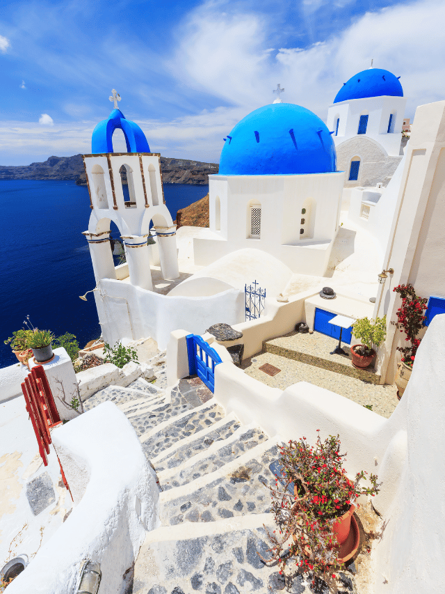 Santorini: É possível visitar a ilha grega em paz?